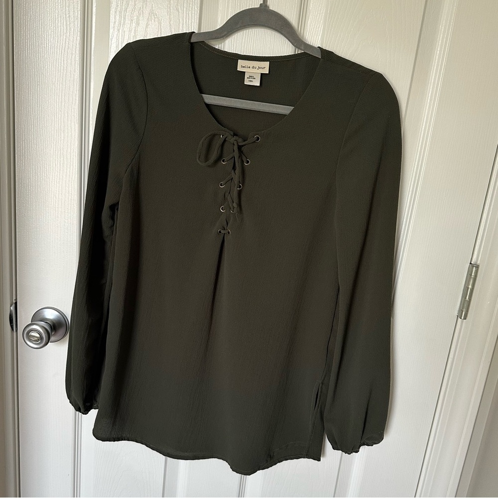NWOT Belle Du Jour Green Tie Front Blouse Relaxed Style